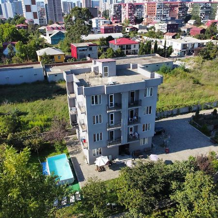 Femily Hotel In Batumi Mareti Str 2 Exteriör bild