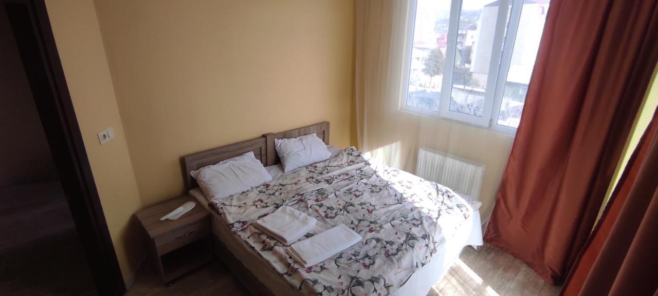 Femily Hotel In Batumi Mareti Str 2 Exteriör bild
