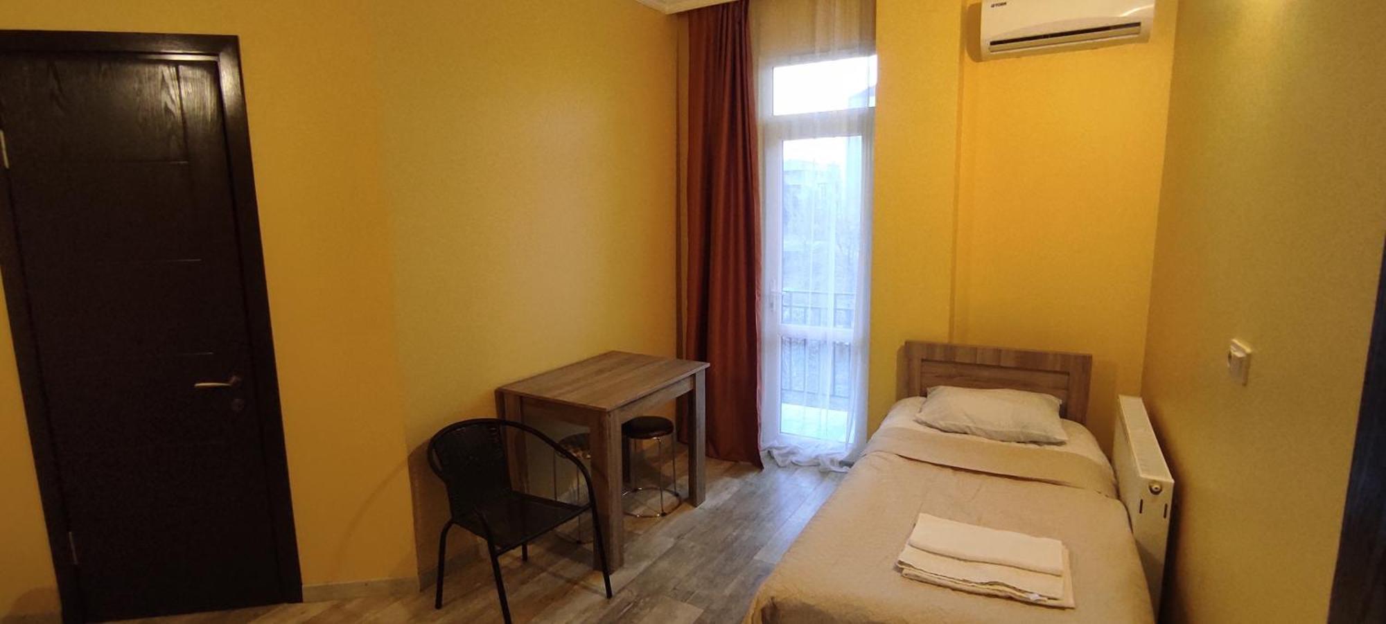 Femily Hotel In Batumi Mareti Str 2 Exteriör bild