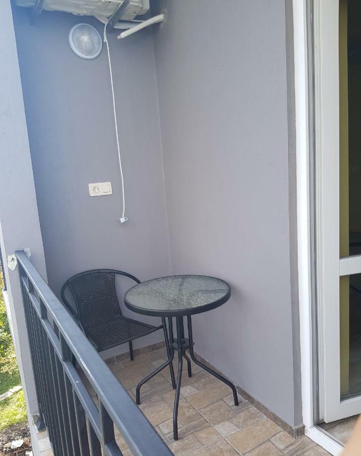 Femily Hotel In Batumi Mareti Str 2 Exteriör bild